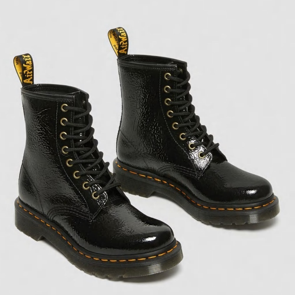Dr. Martens 1460 WOMEN'S DISTRESSED PATENT LEATHER BOOTS size 7